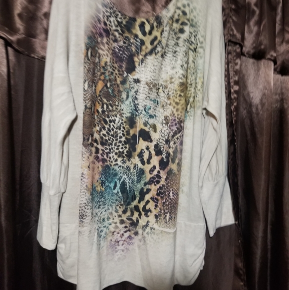 Top - Picture 2 of 4